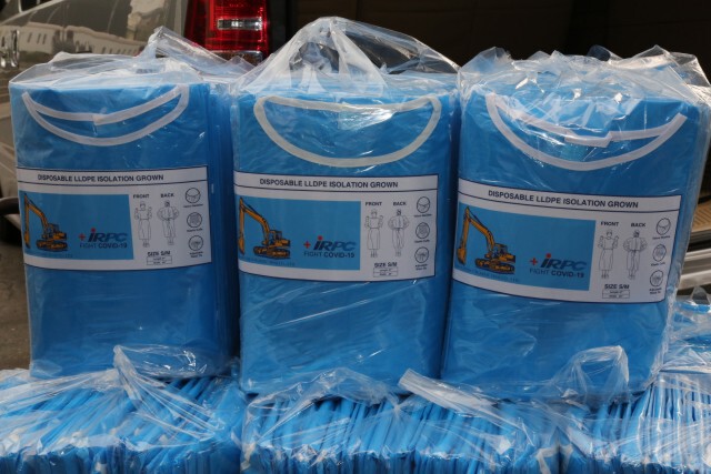 IRPC -ลาวัณย์วิสุทธิ์ฯ มอบเสื้อกาวน์-แอลกอฮอล์ รพ.กลางสู้ภัยโควิด–19