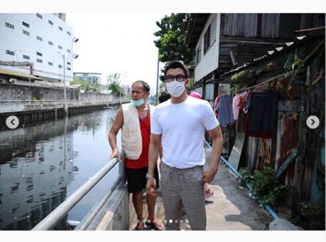 "หนุ่มกะลา" แจกข้าว7500กก. ให้กับประชาชน 1500 ครัวเรือน