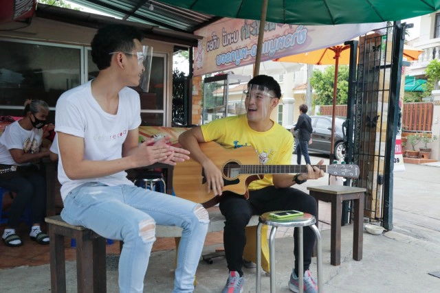 เต้ย จักรรินท์ - วิทย์ สุวิทย์ บุกร้านบะหมี่โหน่งเดลิเวอรี่คลอง 2