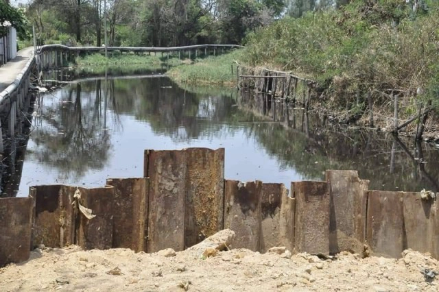 "ส.ส.เต้"ลุยตรวจสมุทรปราการ หลังมีบริษัทปล่อยขยะถมคลอง 3 ปี