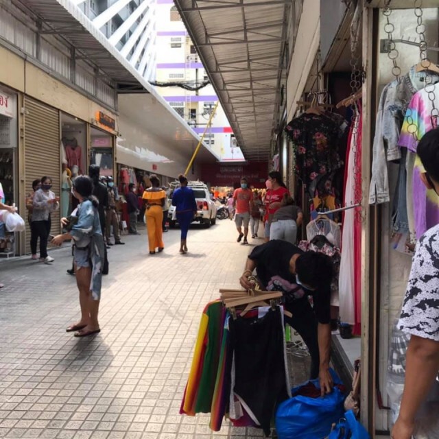 สะพัด.. สั่งปิดตลาดย่านประตูน้ำ เหตุไม่รักษาระยะห่าง !!