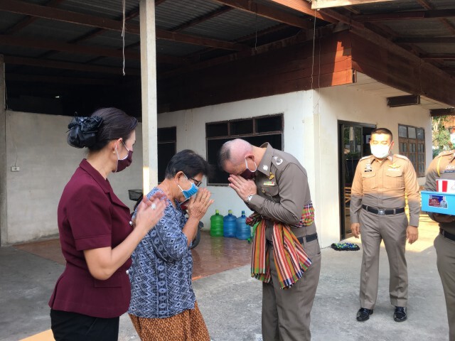 ผู้การฯหนองบัวลำภู ช่วยพี่น้องประชาชนช่วงวิกฤติโควิด