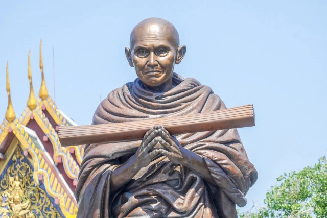 ศุกร์ (สุข) ละวัด วัดระฆังโฆสิตารามวรมหาวิหาร