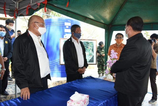 มท.1 ลงพื้นที่ติดตามการแก้ไขปัญหาภัยแล้งพื้นที่สุพรรณบุรี