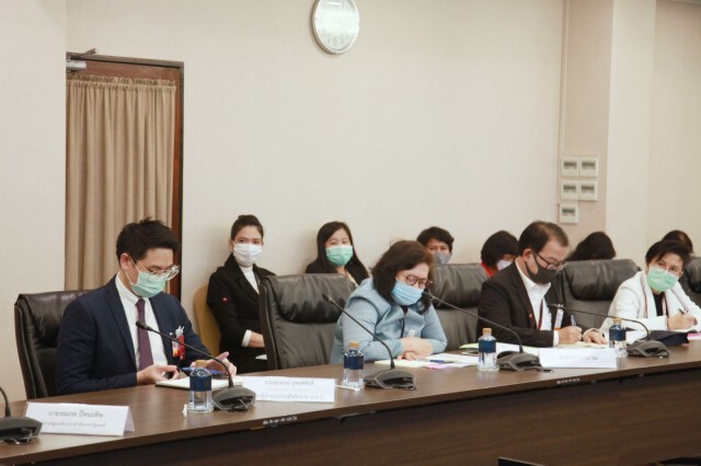 นิพนธ์ ร่วมถก แก้ปัญหานมโรงเรียน - อาหารกลางวันนักเรียน หวั่น เด็กไทยขาดโภชนาการ