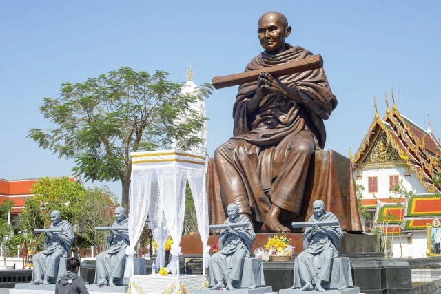 ศุกร์ (สุข) ละวัด วัดระฆังโฆสิตารามวรมหาวิหาร