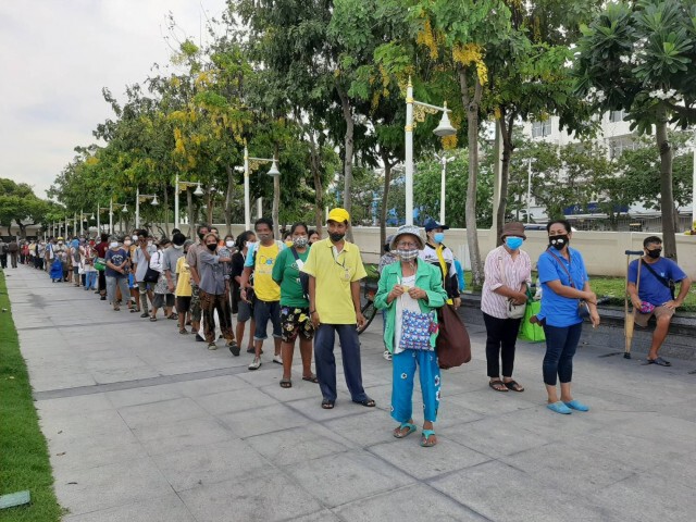 ตร.มหาดเล็กราชวัลลภฯ ร่วมบรรเทาทุกข์โควิด-19