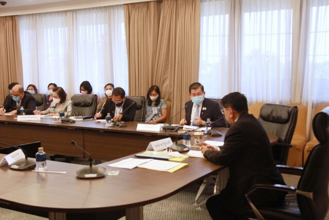 นิพนธ์ ร่วมถก แก้ปัญหานมโรงเรียน - อาหารกลางวันนักเรียน หวั่น เด็กไทยขาดโภชนาการ