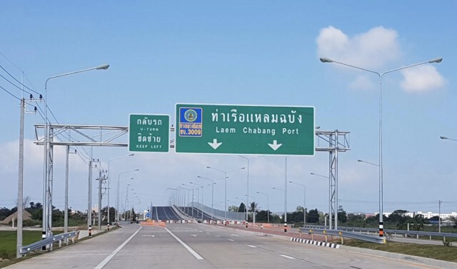 ทางหลวงชนบทสร้างถนนรองรับการขนส่งท่าเรือแหลมฉบัง คาดแล้วเสร็จปี 63