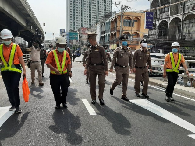 เปิดแล้ว "สะพานข้ามแยกลำสาลี" รับการจราจรหลังคลายล็อก