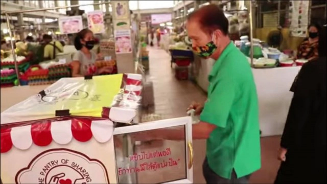 รู้จัก "Food Pantry" จุดเริ่มต้นสังคมดี ๆ สู่ "ตู้ปันสุข"