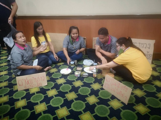 แรงงานสิ่งทอ "กินข้าวคลุกน้ำปลา"  ร้องถูกเบี้ยวค่าจ้าง
