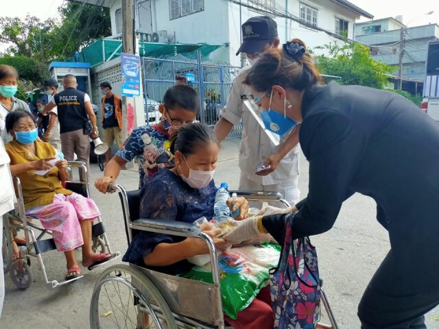 "รับอาหารฟรีครับ" ครั้งที่ 2 โดย ปธ.กต.ตร.บก.น. 2