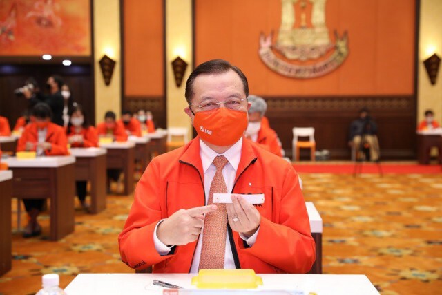 ธอส.คิกออฟ 'ร้อยพลังเล็ก สู่ล้านพลังยิ่งใหญ่' ประดิษฐ์สายคล้องหน้ากาก 1 ล้านชิ้น