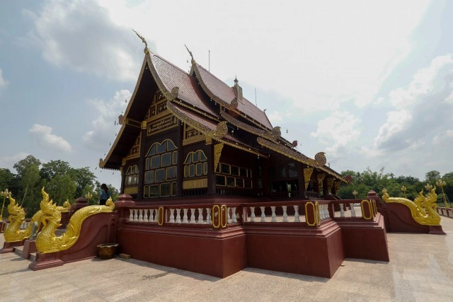 ศุกร์ (สุข) ละวัด  วัดป่าละหานทราย