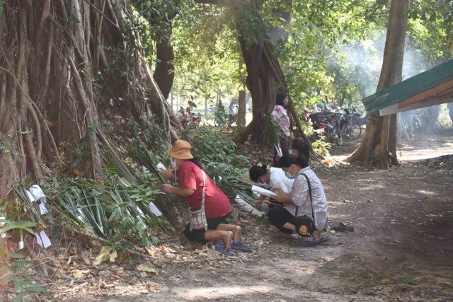 จุดบั้งไฟจิ๋ว บวงสรวงสิ่งศักดิ์สิทธิ์ทำนายฝน