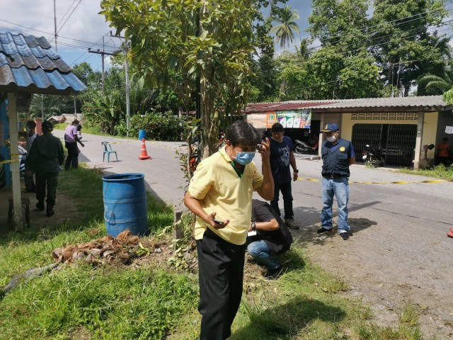 คนร้ายปาระเบิดใส่บ้านเช่า พลาดถูกเสาไฟฟ้ารอดหวุดหวิด
