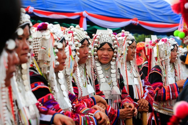 ขึ้นดอยโล้ชิงช้ากับกลุ่มชาติพันธุ์ที่บ้านแม่สลองใน