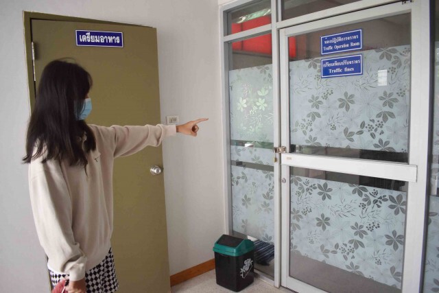 แจ้ง 2 ข้อหาหนักร.ต.ท.กอดเอวขอจับของลับนักเรียนหญิง