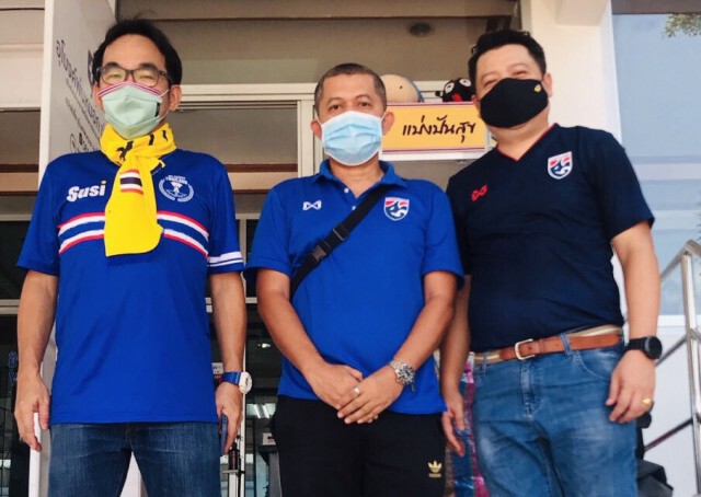 ส.ผู้สื่อข่าวกีฬาออนไลน์ ร่วมแฟนบอลช้างศึก ส่งมอบตู้ปันสุข