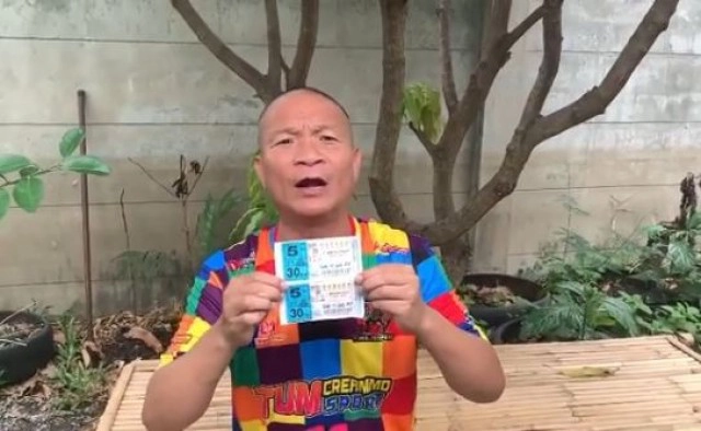 "หม่ำ จ๊กมก" ยิ้มแป้น!! ถูกหวยวันเกิดหลาน เผยไม่รู้จะเเก้บนยังไง เพราะบนว่าจะปล่อย นก..นกแอร์