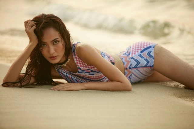 รวมความเซ็กซี่ "แต้ว ณฐพร" ในชุดว่ายน้ำ