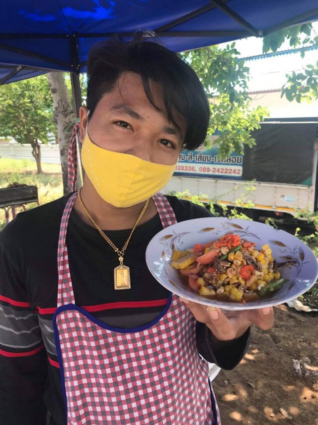 ลิเกเมืองสิงห์ละมือรำ หันมาตำส้มตำลาบน้ำตกช่วงโควิด