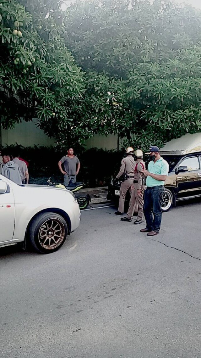 "รปภ.หมู่บ้าน" เจ็บหนัก เหตุ พนง.พัสดุ ฉุนถูกทวงแลกบัตร