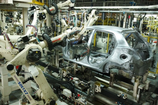 โควิด-19 ทุบอุตสาหกรรมรถยนต์ร่วง