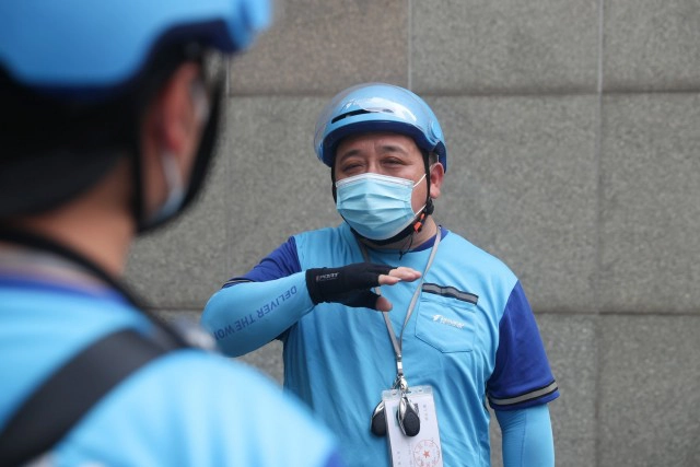 พนักงานส่งอาหาร "หูหนวก-เป็นใบ้"สู้ชีวิต