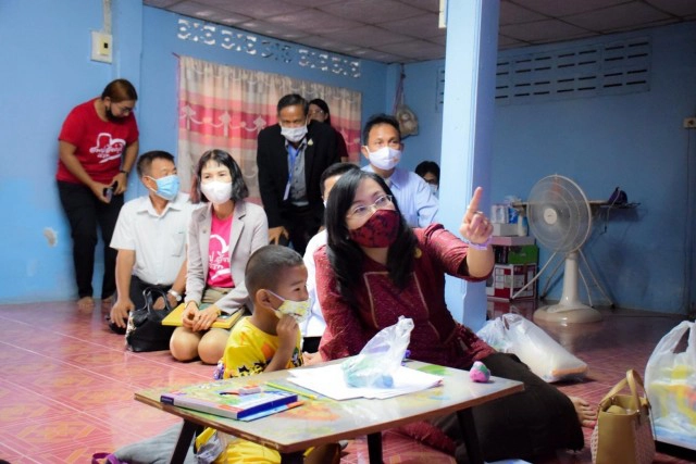 โรงเรียนขนาดเล็ก จ.สิงห์บุรี คุ้นเคยในการเรียนกับครูตู้