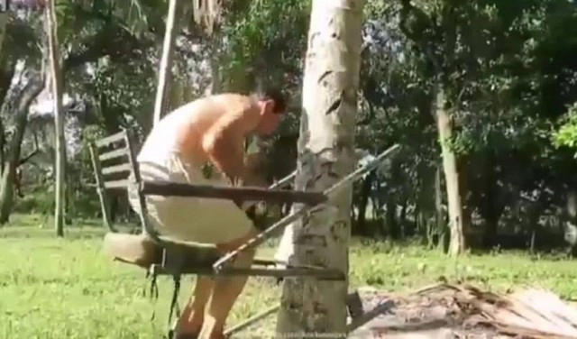 เก้าอี้เก็บมะพร้าว ภูมิปัญญาชาวบ้าน