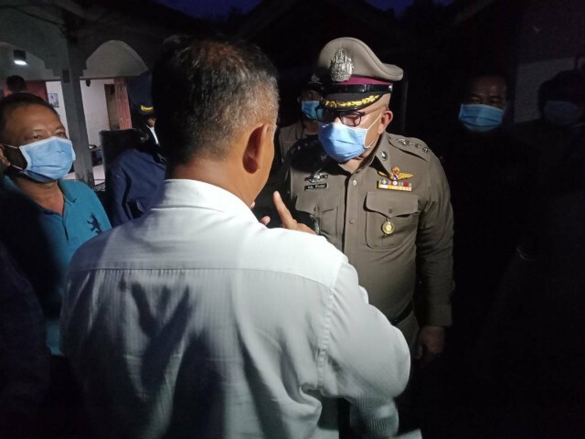 ชาวประมงปิดล้อมตำรวจ เหตุบุกจับยึดลูกหอย ขู่เรียกเงิน 5 ล้าน