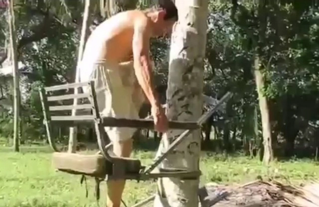 เก้าอี้เก็บมะพร้าว ภูมิปัญญาชาวบ้าน