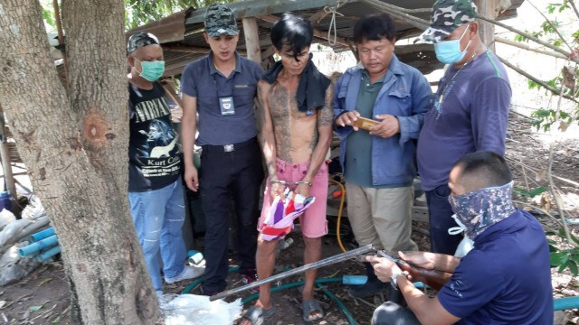 จับรายวัน !! หนุ่มหนองบัวลำภู ซุกยาบ้าในป่ากล้วย