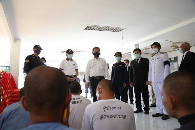 "สมศักดิ์" ลุยตรวจเรือนจำบัวใหญ่ ก่อนเปิดให้ญาติเยี่ยม