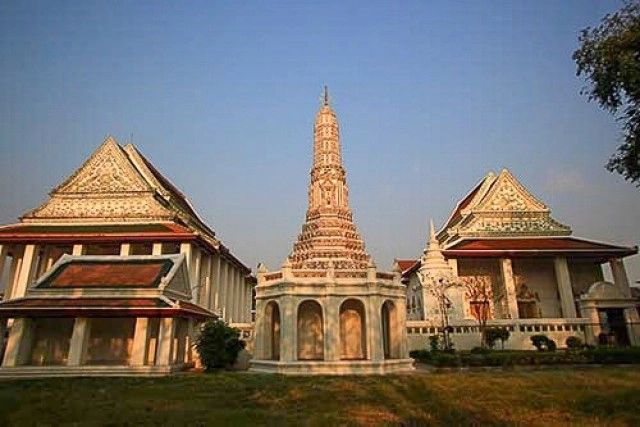 ศุกร์ (สุข) ละวัด วัดเทพธิดารามวรวิหาร