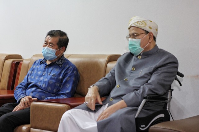 "นิพนธ์" ร่วม "จุฬาราชมนตรี" ทำพิธีกำหนดวัน "อีฎิ้ลฟิตริ"