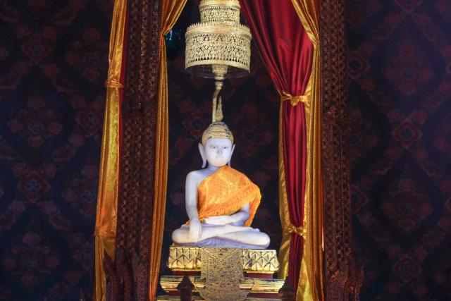 ศุกร์ (สุข) ละวัด วัดเทพธิดารามวรวิหาร