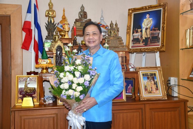 สู้โควิดจนชนะ "นายกไก่" นายก อบจ.แปดริ้วกลับมาทำงานแล้ว