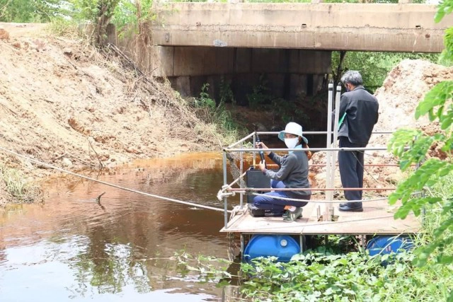 ขุดลอกบึงหนองโจด หวั่นสารพิษทะลักลงน้ำพองเน่า