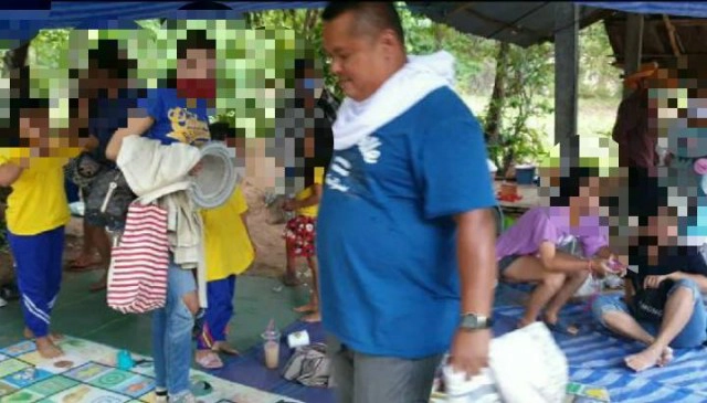 วิ่งป่าราบ!บุกจับบ่อนไพ่กลางป่าต่างวิ่งหนีทิ้งลูกร้องไห้ระงม