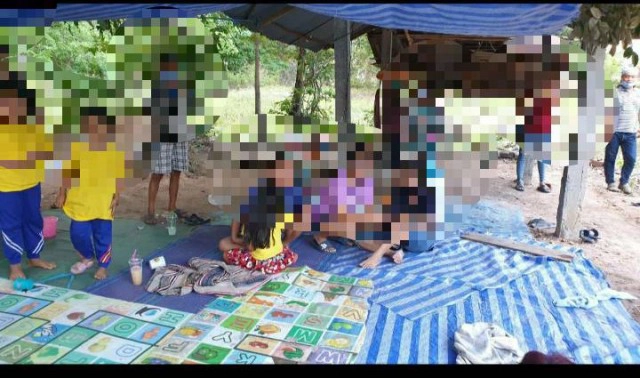 วิ่งป่าราบ!บุกจับบ่อนไพ่กลางป่าต่างวิ่งหนีทิ้งลูกร้องไห้ระงม