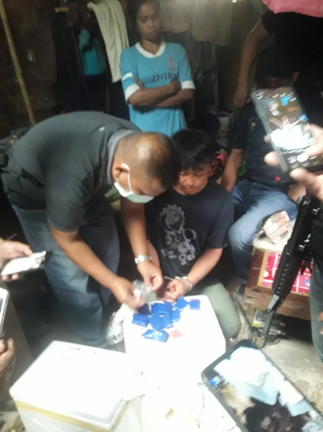 ผงะทั้งยาบ้ายาไอซ์ มากับรถขนส่งพัสดุเอกชนซุกกล่องโฟม