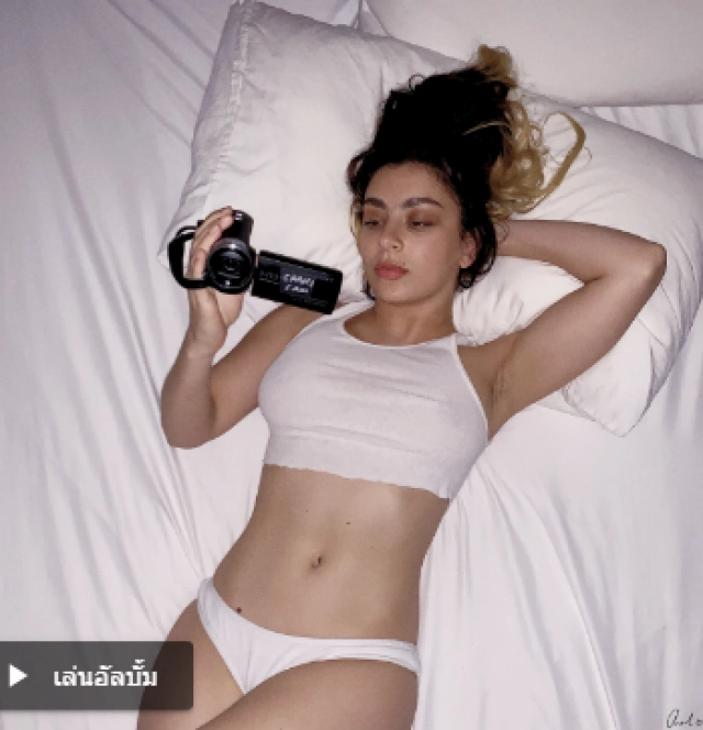 "ชาร์ลี เอ็กซ์ซีเอ็กซ์" ปล่อยอัลบั้มใหม่สุดปัง how i’m feeling now