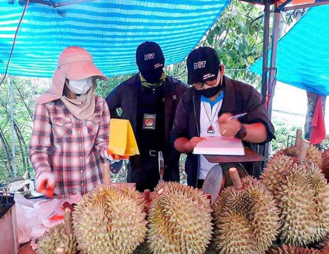 โดนแล้ว!! ร้านทุเรียนหัวหมอ "ขึ้นป้ายราคาหลอก"