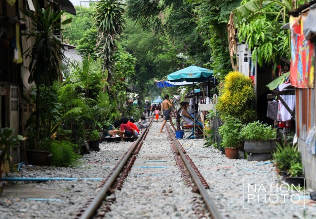 เลียบเลาะ...ริมรางกับสถานการณ์ "โควิด-19"