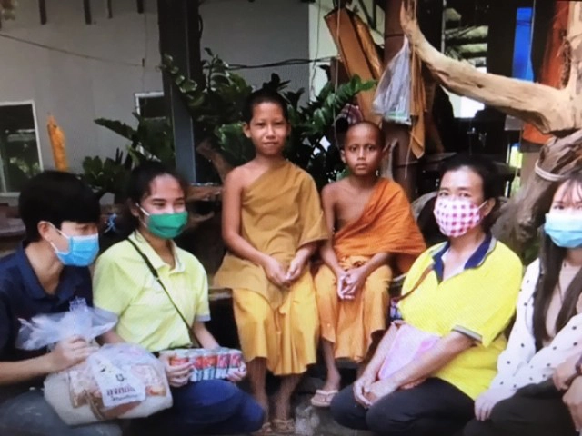 น้ำใจหลั่งไหลช่วยเด็กนักเรียนยากจนรร.บ้านเขาแก้ว10ครอบครัว