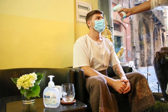 "นวดไทย" ในอิตาลี ต้องใส่ถุงมือนวด ไม่ปฏิบัติปรับ 1 แสน!