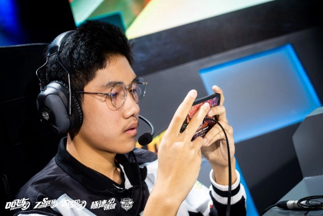 "ตามหาความฝัน"คว้าแชมป์ RoV  2020